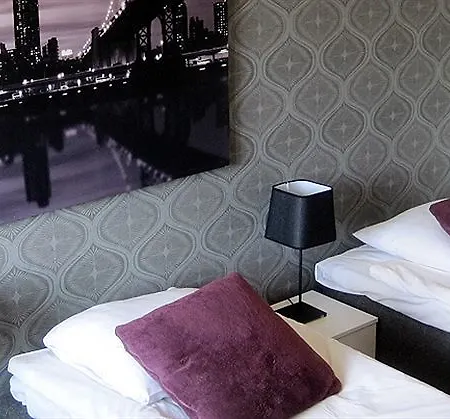 Hotelli Pohjankievari 3* Кемпеле