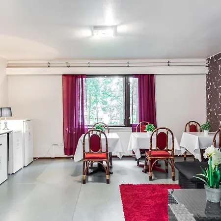 Hotelli Pohjankievari 3* Кемпеле